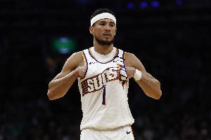 九游官网-专家：布克不配拿七千万年薪 他当不了核心更像是球队的补充