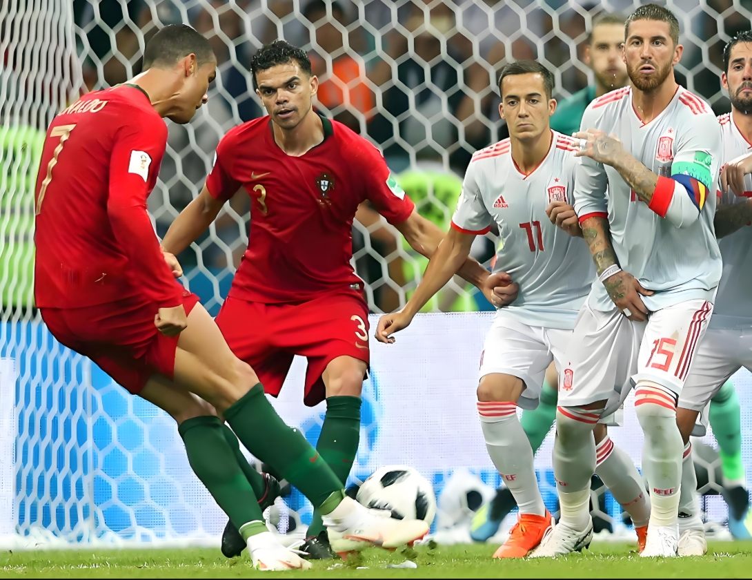 葡萄牙上次在大赛击败西班牙还是2004年，那次C罗刚进国家队不到1年
