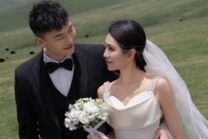 ❤️❤️撒狗粮！鄢手骐妻子晒二人的甜蜜婚纱照